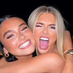 The two friends' night-time hug photo that went into the video